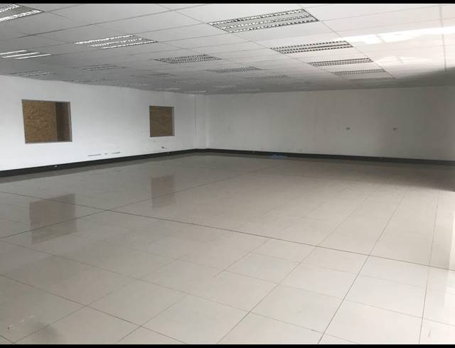 1,061M² WAREHOUSE TO LET IN NORTH RIDING